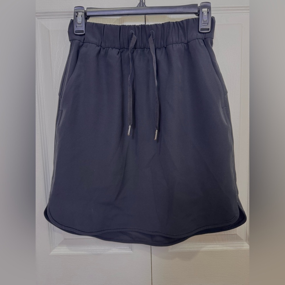 Lululemon On the Fly Woven Skirt – Black | Size 6 | EUC